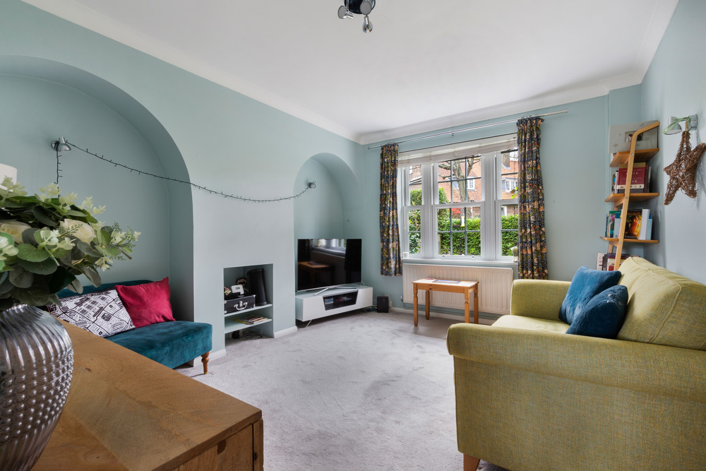 house or flat for sale or rent in south west London